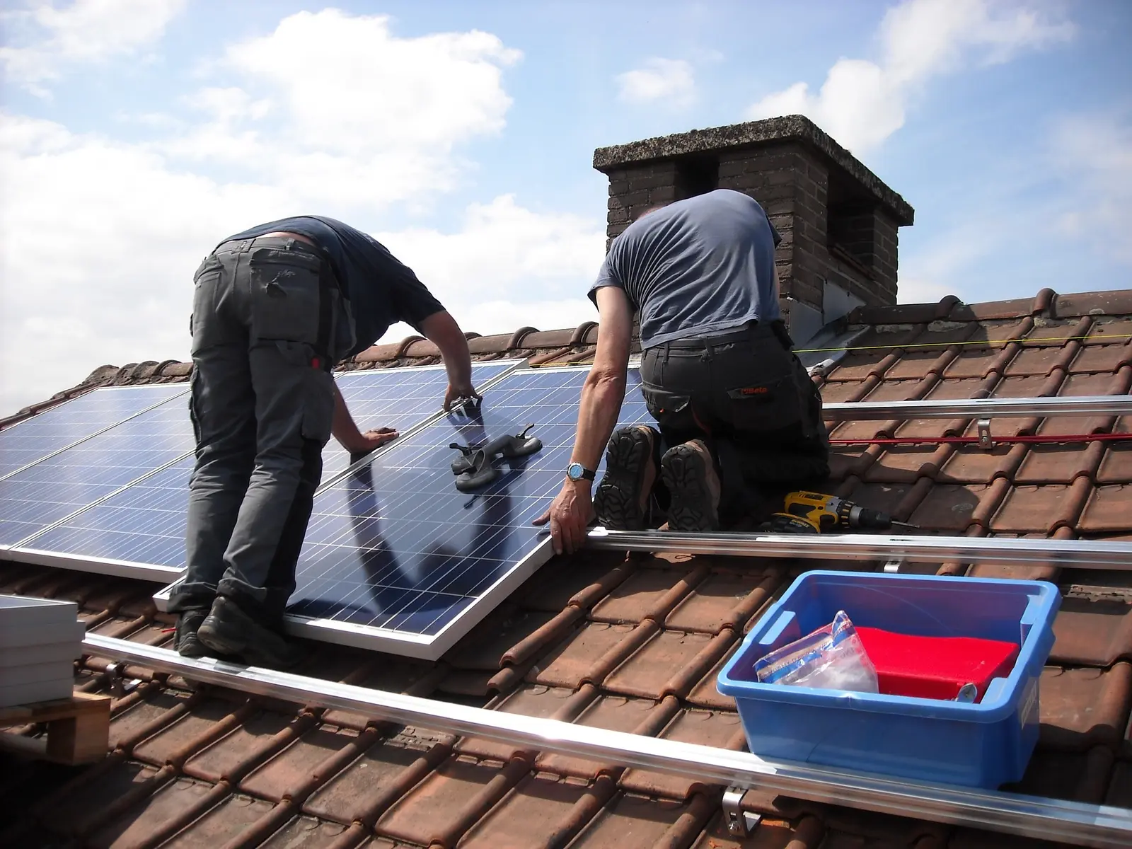 Montagem de painéis solares